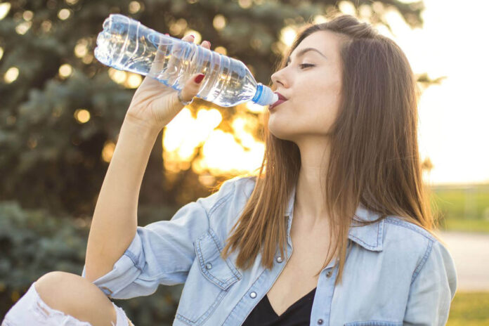 beneficios-de-tomar-agua-para-tu-salud--trending-noticias